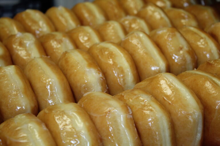 Contact Us - Donut Land - Center Road Brunswick